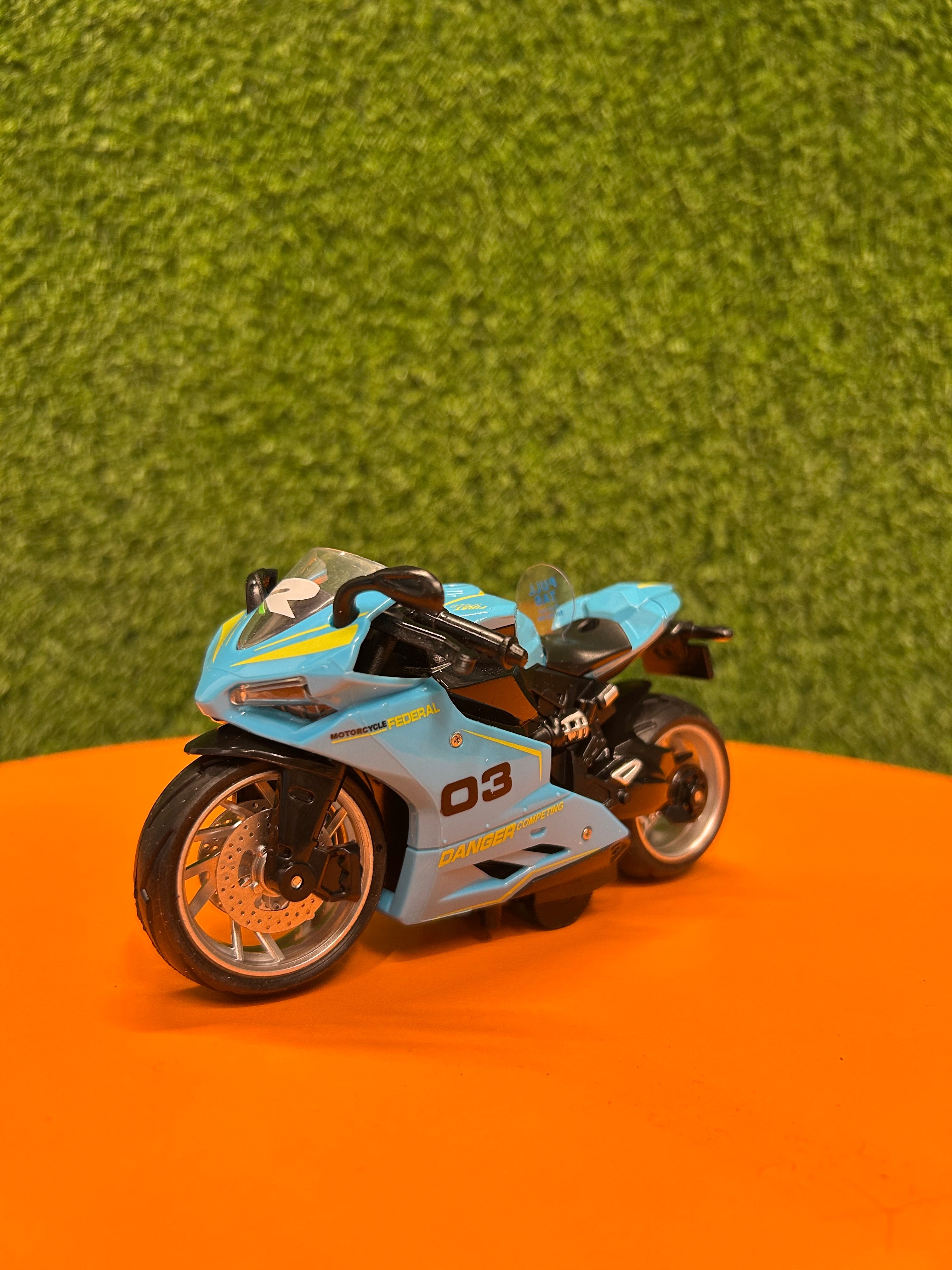 1:12 scale Heavybike Pull Back Toy with Music, Lights and Rubber tires | Ducati Panigale V4 S Corse