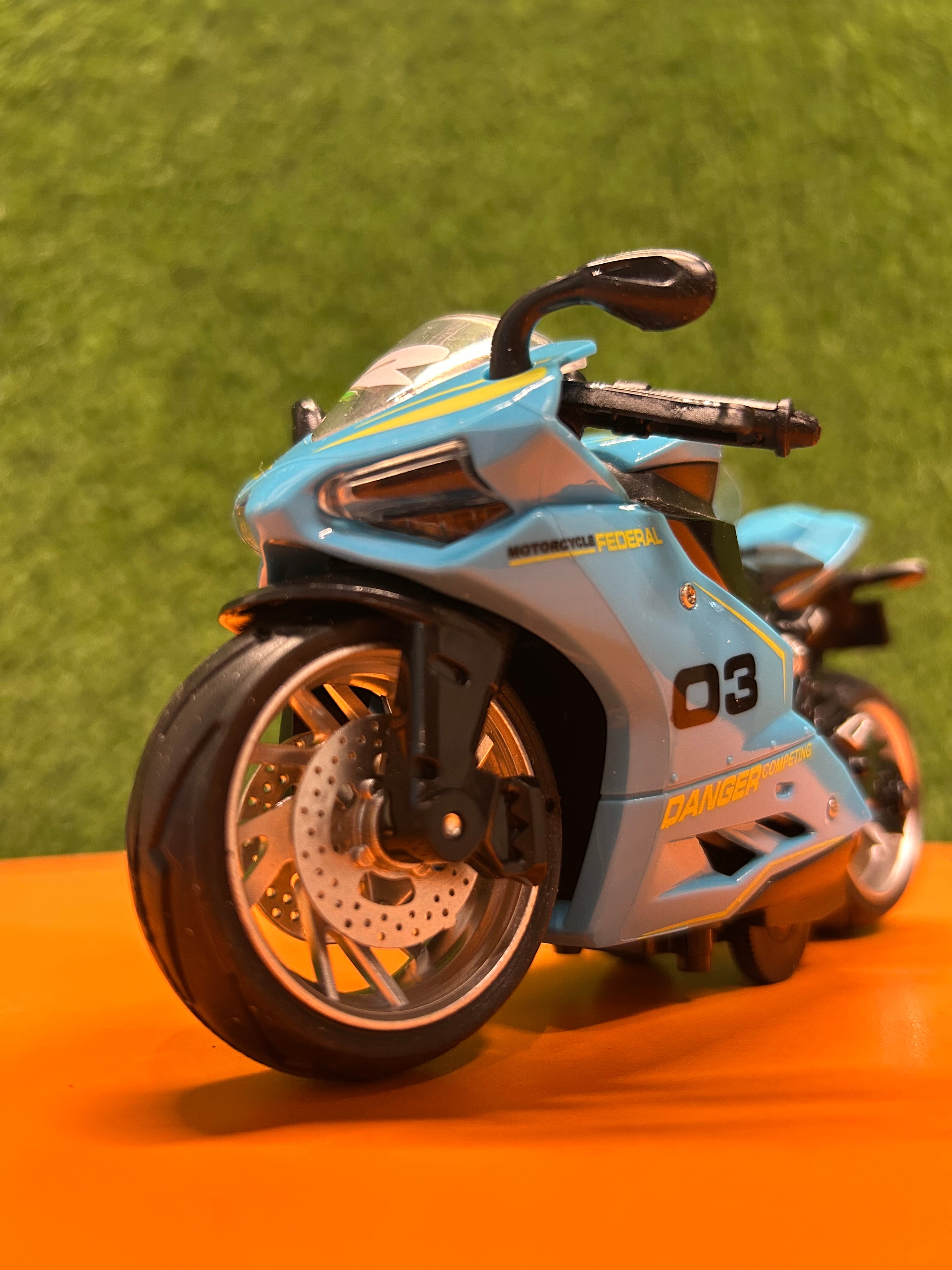 1:12 scale Heavybike Pull Back Toy with Music, Lights and Rubber tires | Ducati Panigale V4 S Corse
