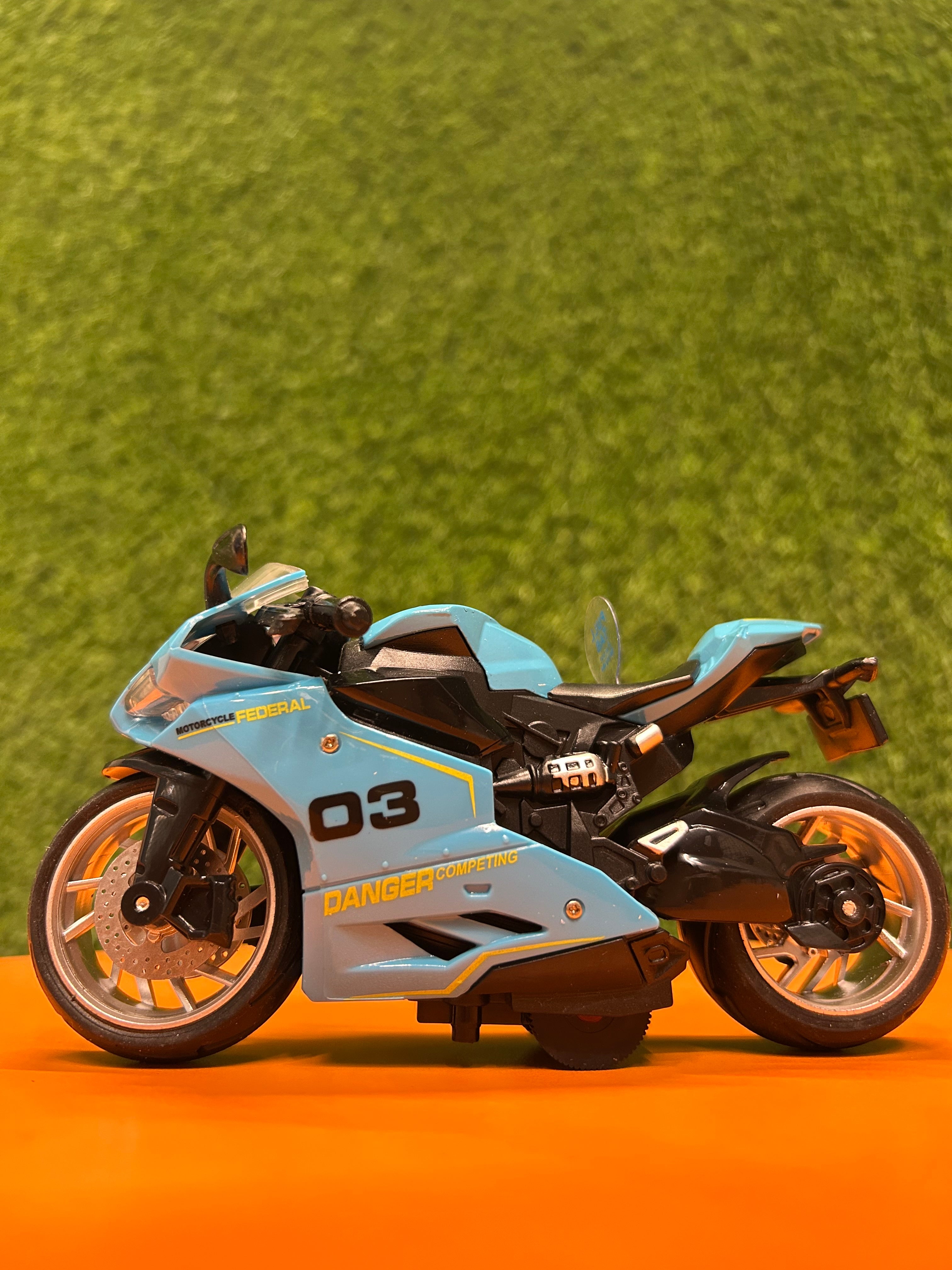 1:12 scale Heavybike Pull Back Toy with Music, Lights and Rubber tires | Ducati Panigale V4 S Corse