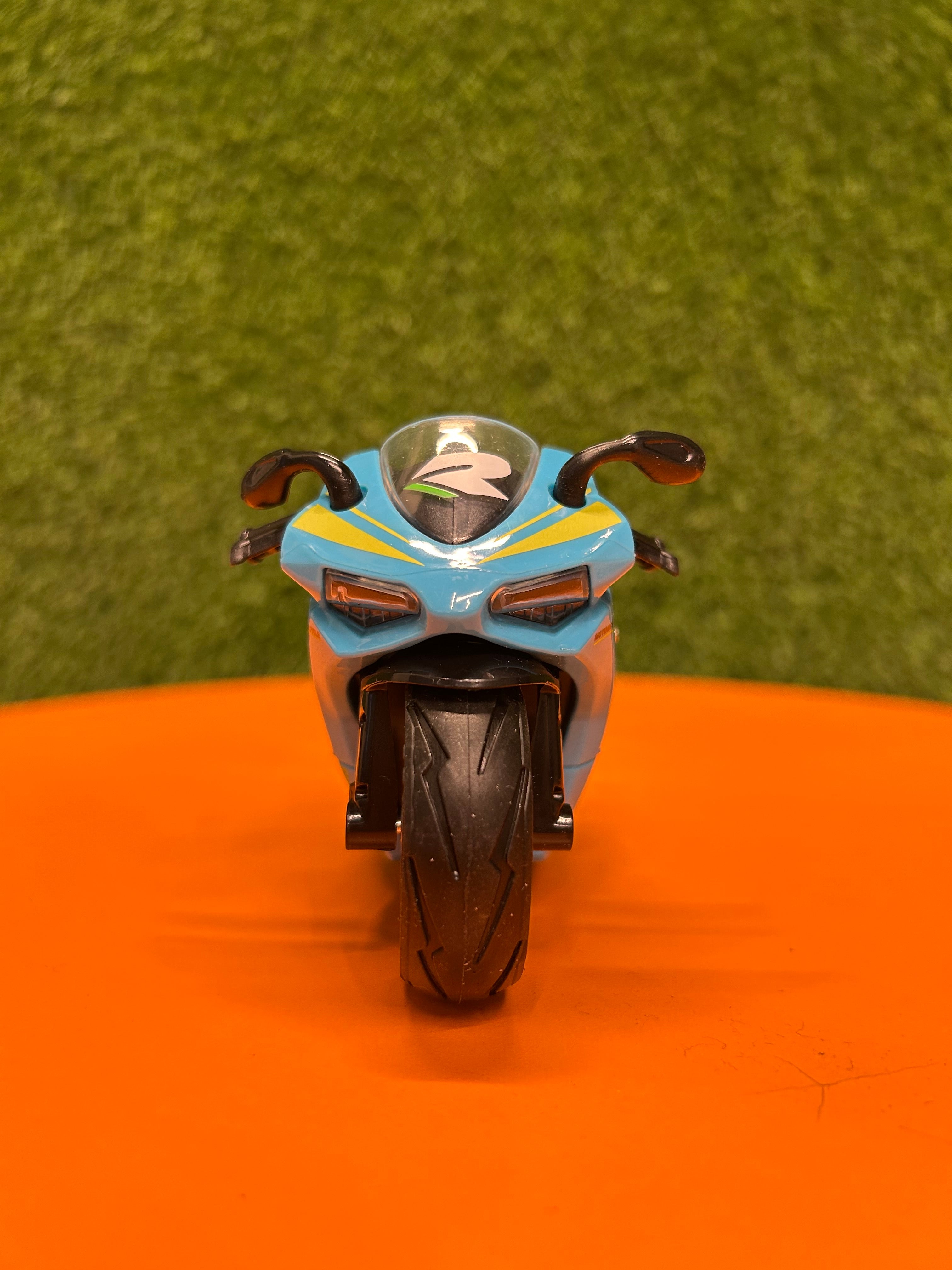 1:12 scale Heavybike Pull Back Toy with Music, Lights and Rubber tires | Ducati Panigale V4 S Corse