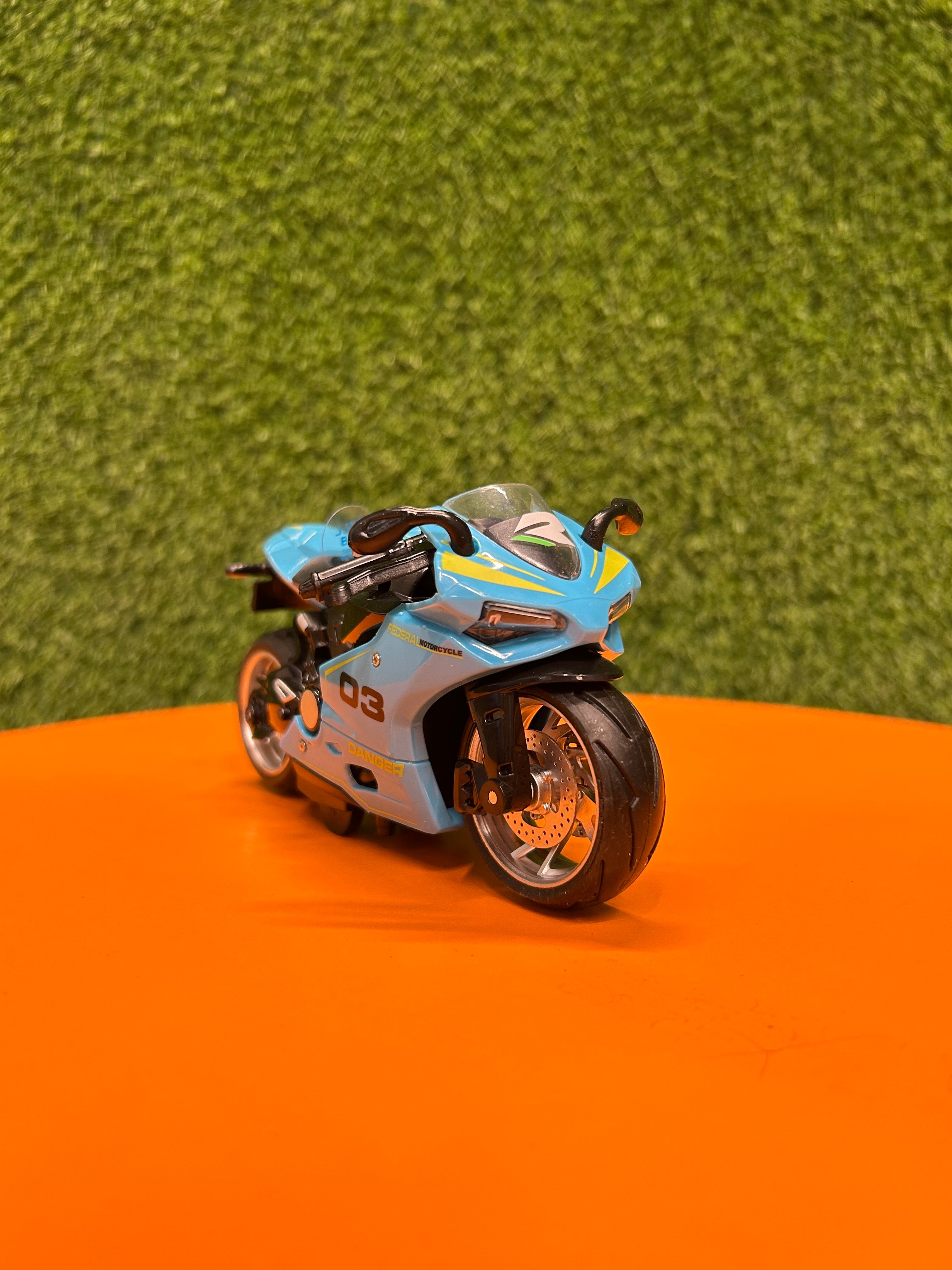 1:12 scale Heavybike Pull Back Toy with Music, Lights and Rubber tires | Ducati Panigale V4 S Corse