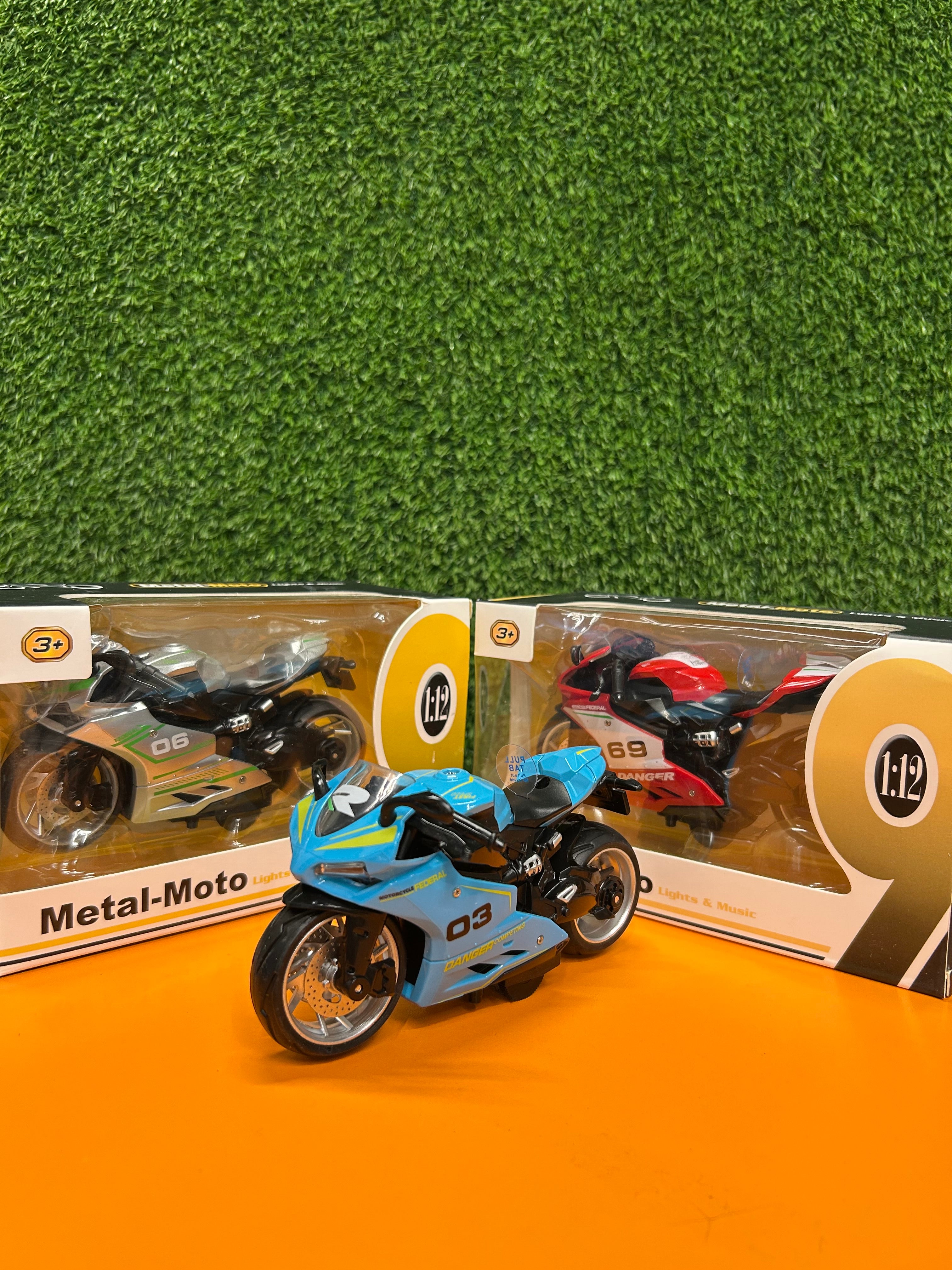 1:12 scale Heavybike Pull Back Toy with Music, Lights and Rubber tires | Ducati Panigale V4 S Corse