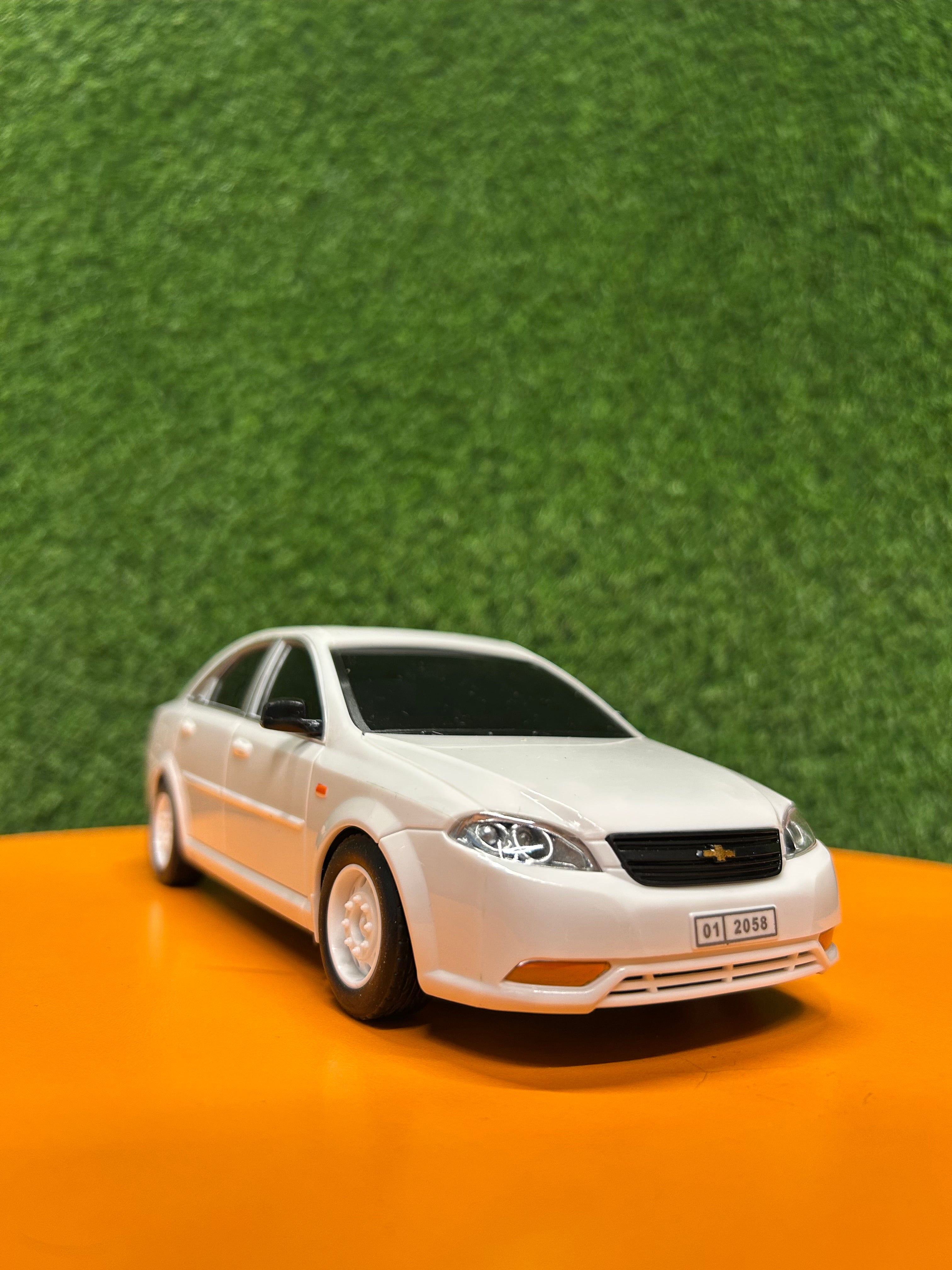 1:18 scale 4WD Remote Control Car with Lights and Rubber Tires | Buick Excelle | Daewoo Gentra | Chevrolet Aveo
