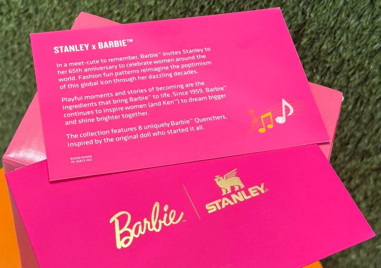 The Stanley x Barbie Quencher H2.0 | 40 OZ | Barbie™ 60’s Twist n Turn | Limited Edition